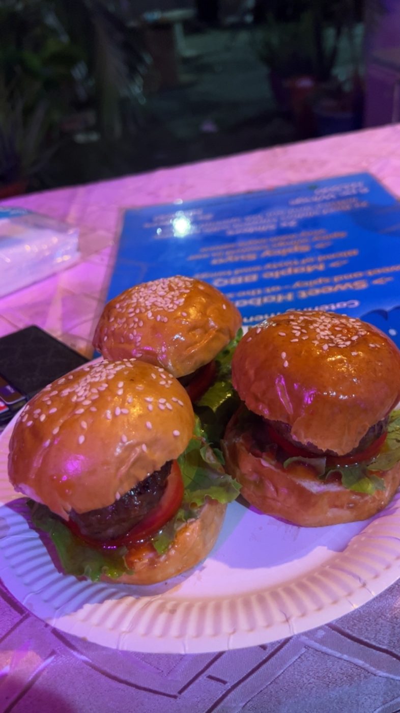 DaChef mini burgers on brioche buns